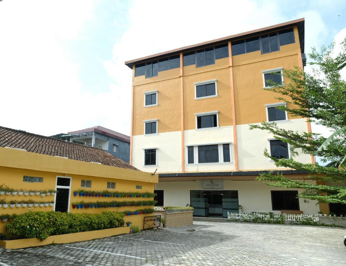 Joyful Hotel Tanjung Pandan Eksteriør billede