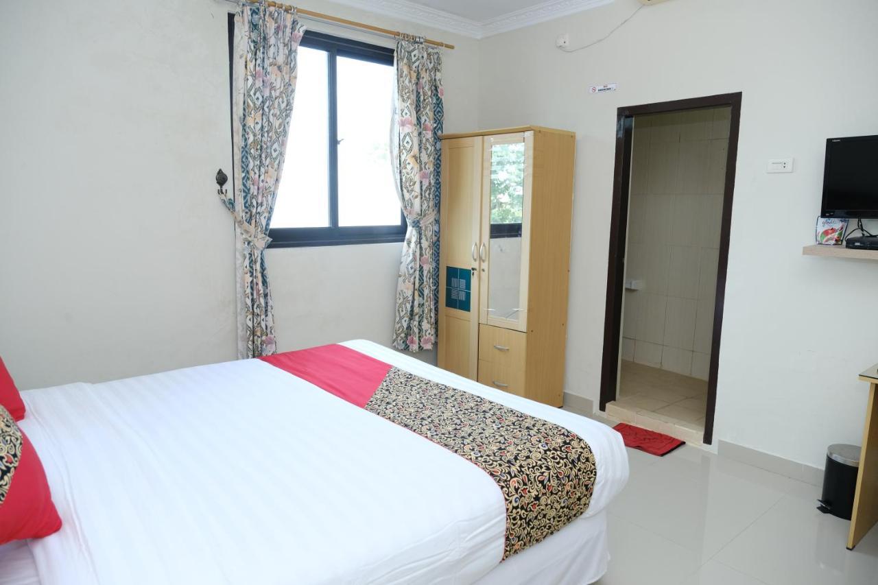 Joyful Hotel Tanjung Pandan Eksteriør billede