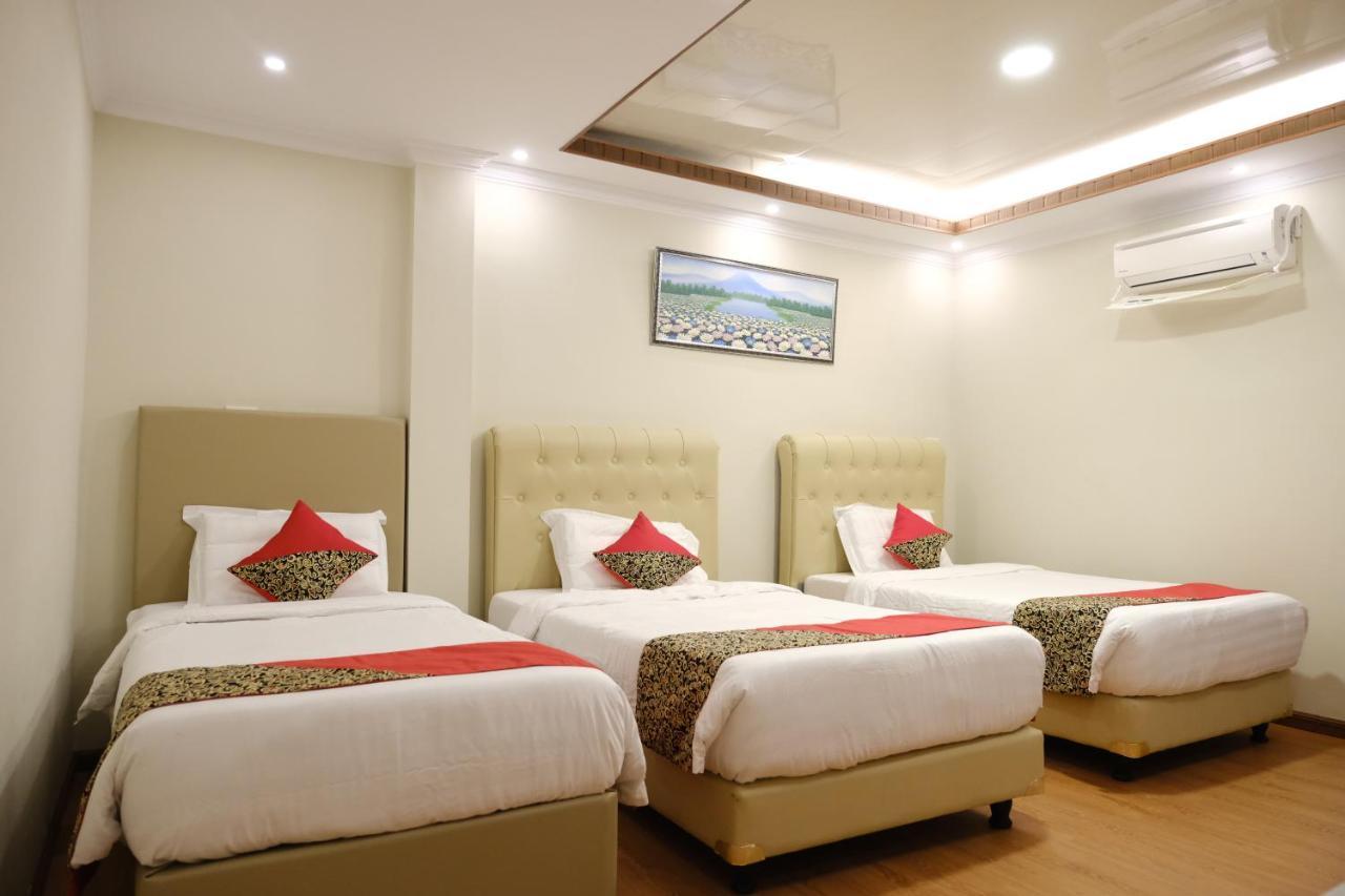 Joyful Hotel Tanjung Pandan Eksteriør billede