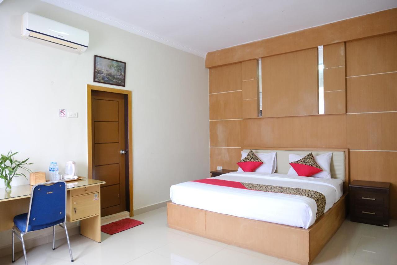 Joyful Hotel Tanjung Pandan Eksteriør billede