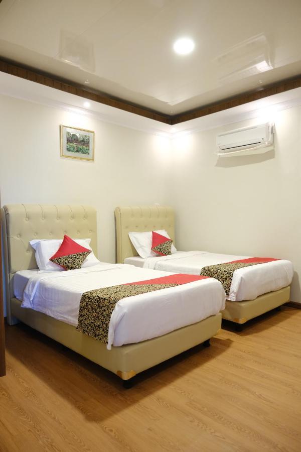 Joyful Hotel Tanjung Pandan Eksteriør billede