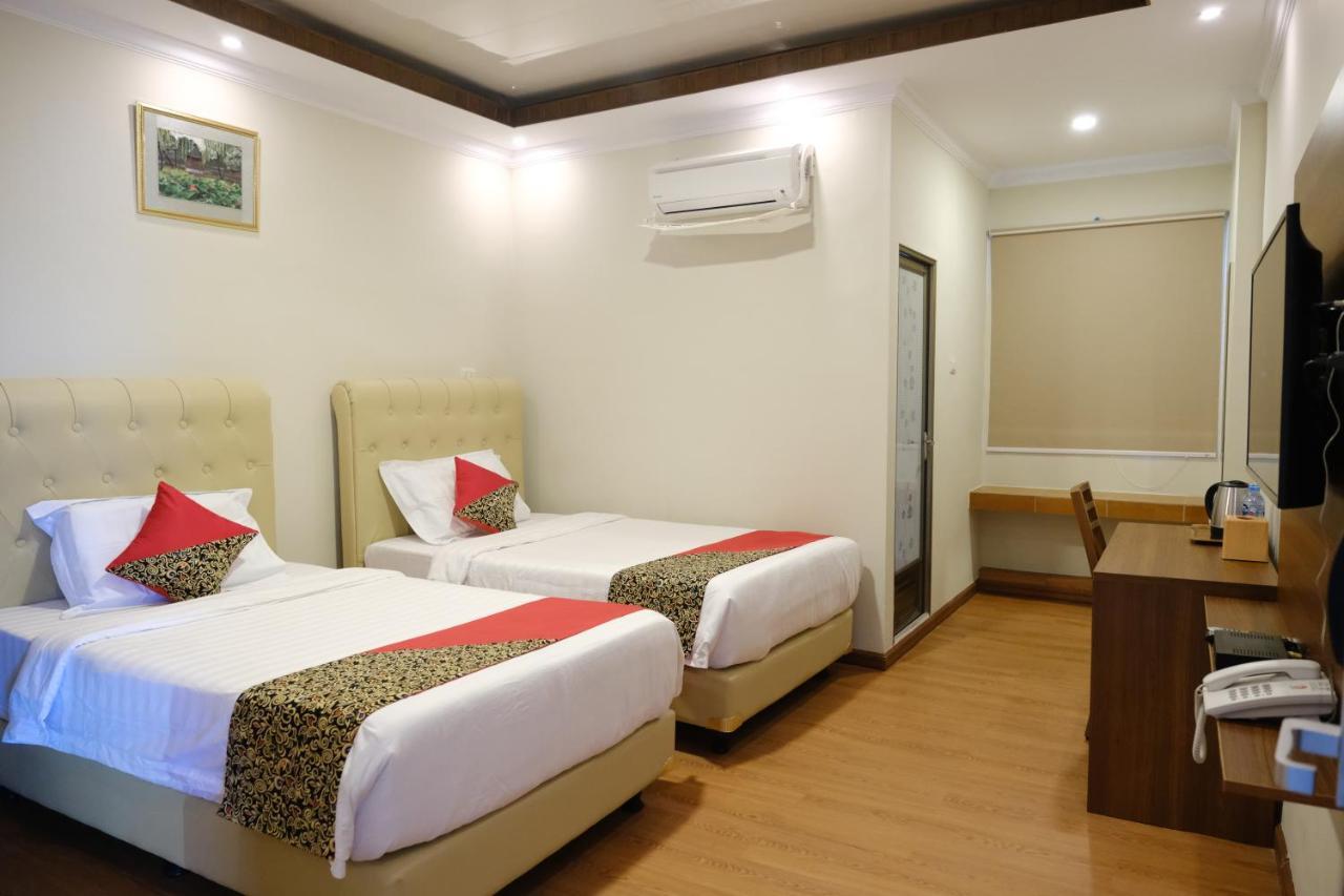 Joyful Hotel Tanjung Pandan Eksteriør billede