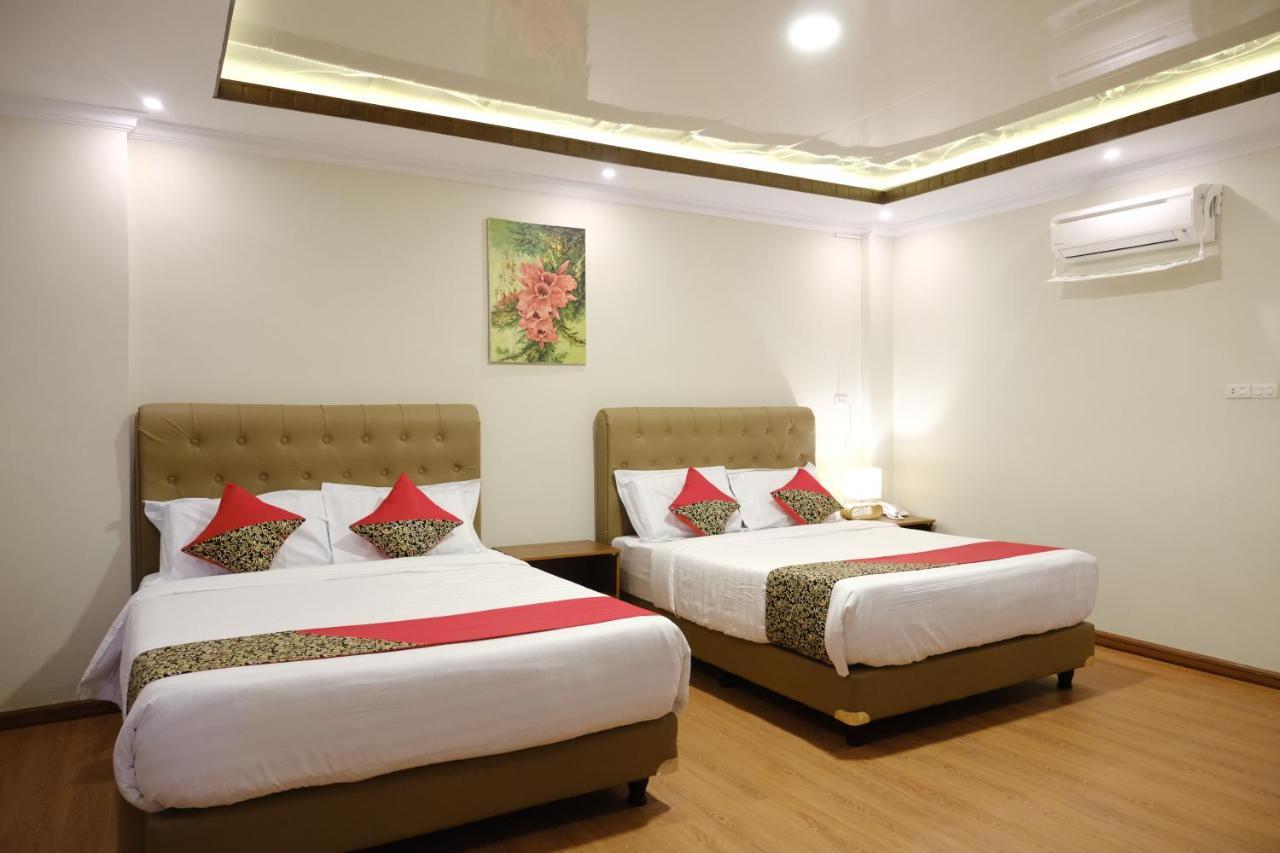 Joyful Hotel Tanjung Pandan Eksteriør billede