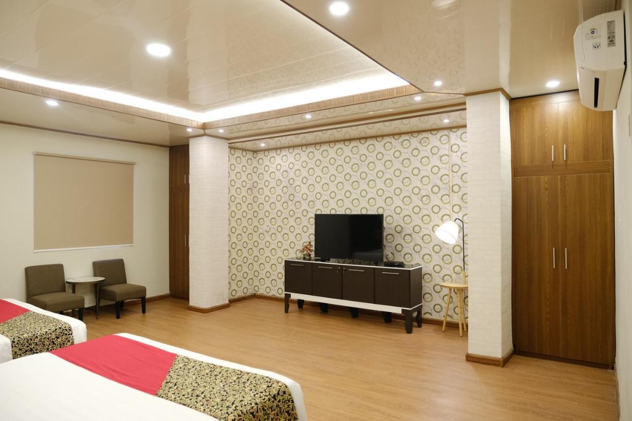 Joyful Hotel Tanjung Pandan Eksteriør billede