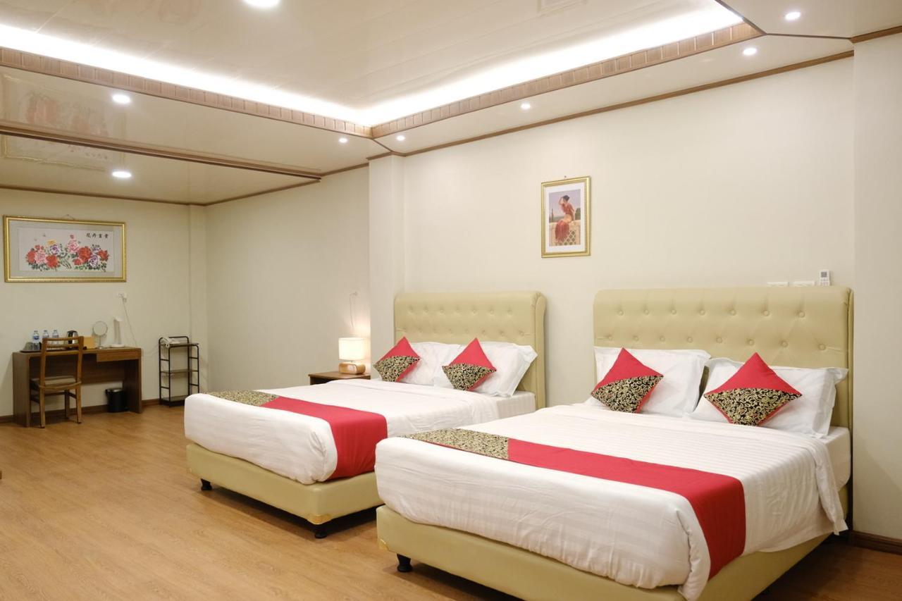 Joyful Hotel Tanjung Pandan Eksteriør billede